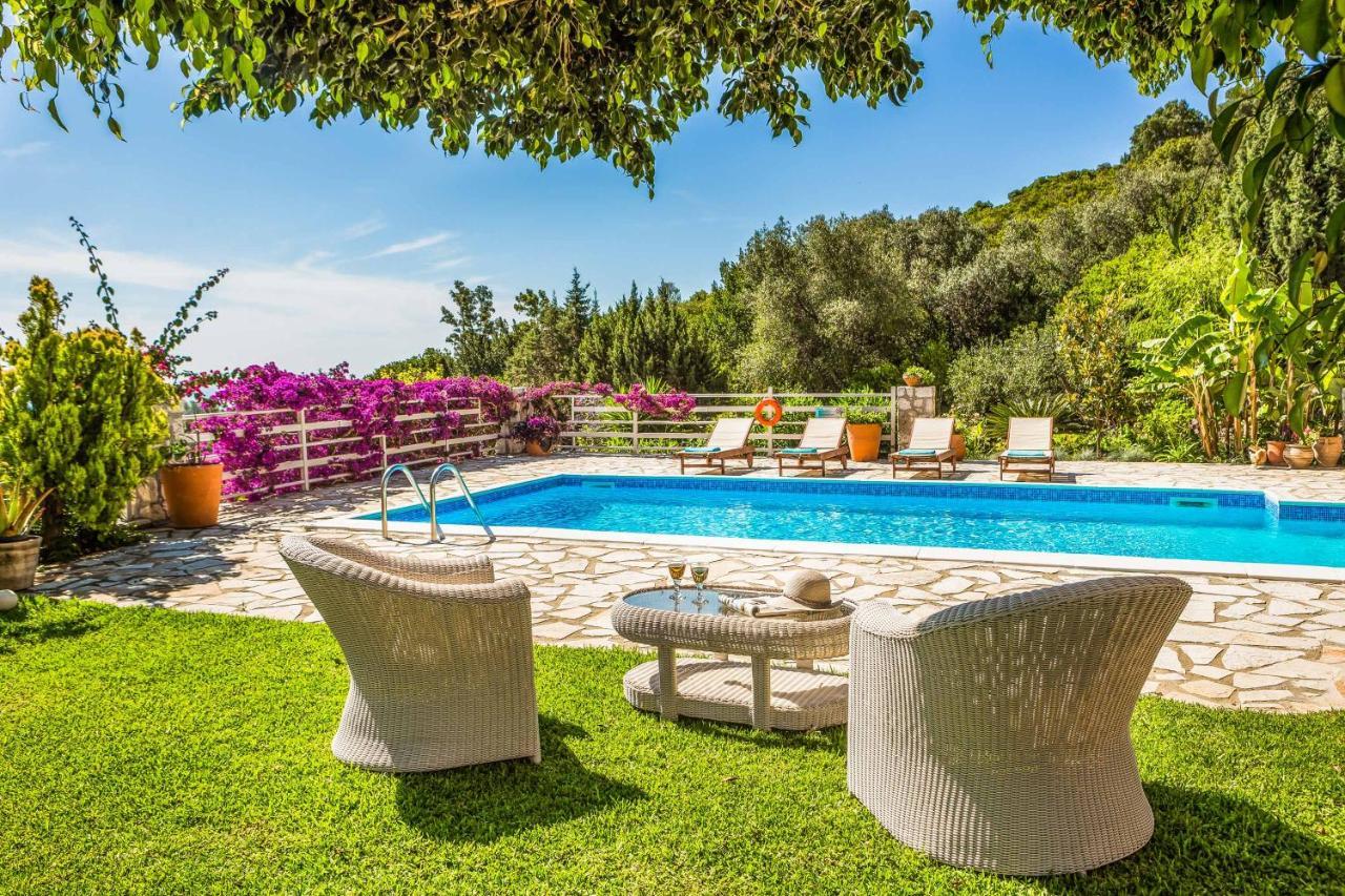 Villa Aspasia Mavrata Esterno foto