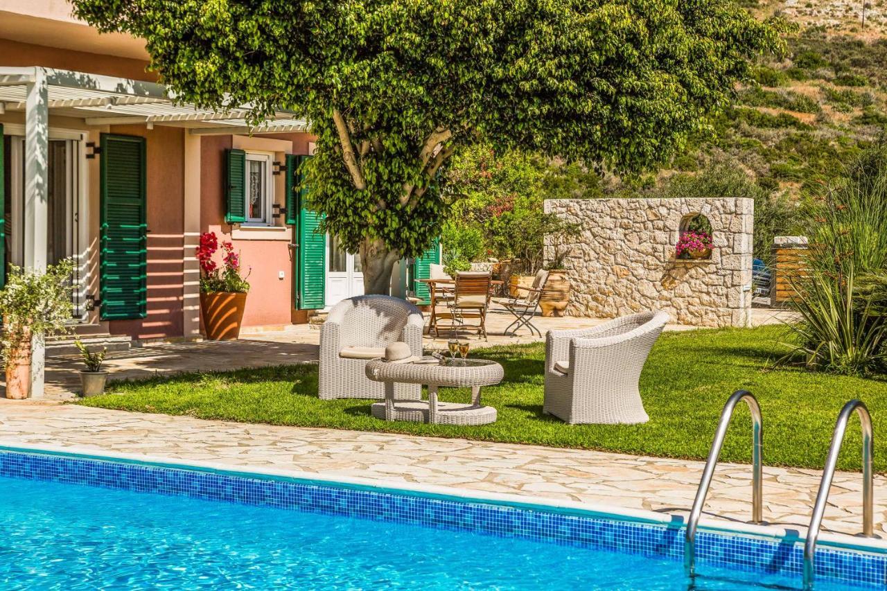 Villa Aspasia Mavrata Esterno foto